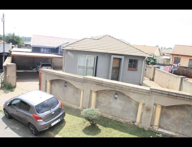 3 BEDROOM HOUSE FOR SALE IN CLAYVILLE